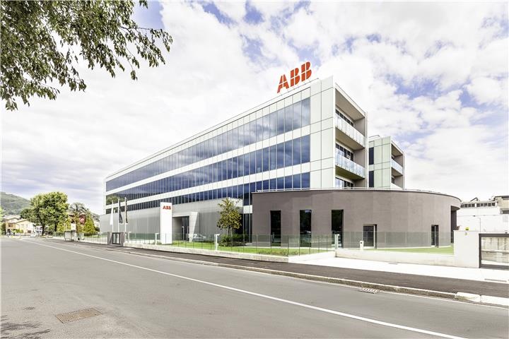 ABB Italia accelera la transizione della flotta aziendale verso l'elettrico