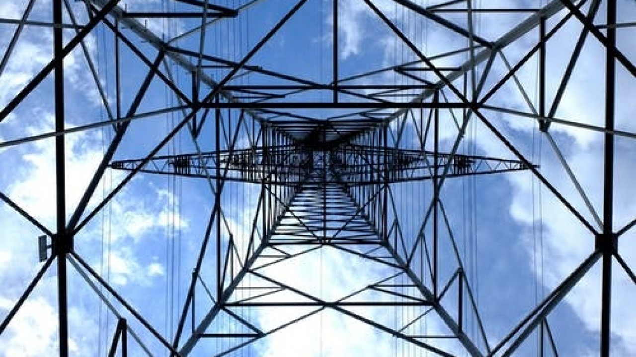 Confcommercio su caro-energia: per imprese terziario aumenti bollette insostenibili