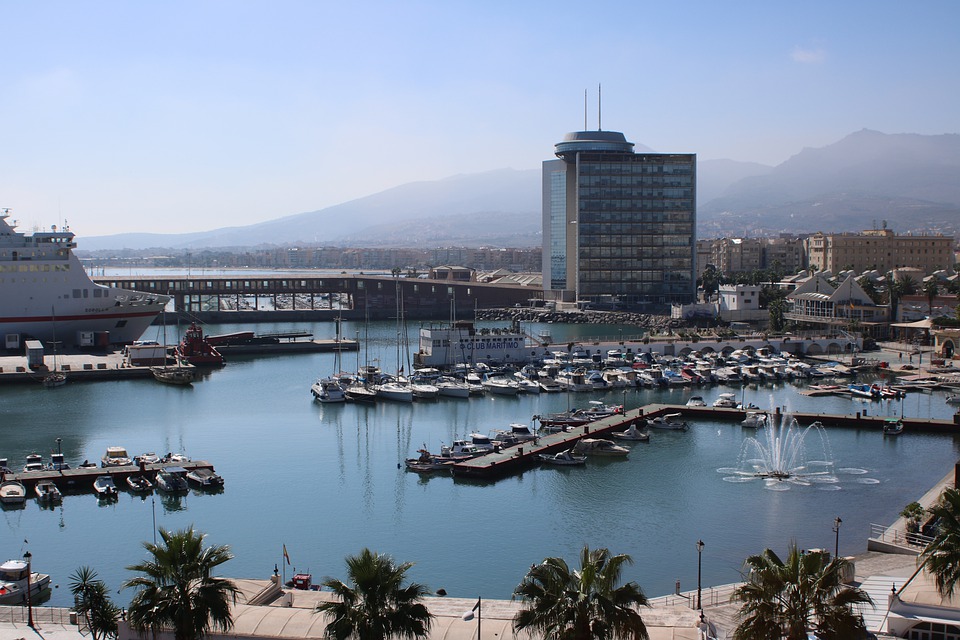 Enel: un nuovo sistema di stoccaggio per batterie usate delle auto elettriche a Melilla in Spagna