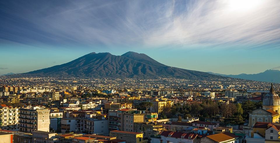 Il Comune di Napoli sceglie Enel X Way per la crescita della mobilità elettrica in città 