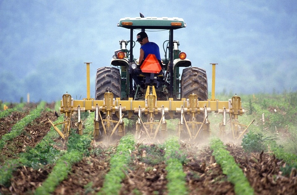 Energia: il caro bolletta costa 9 mld all’agricoltura