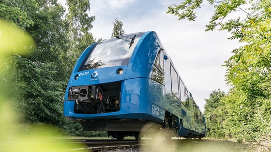 Oltre 1000 chilometri senza rifornimenti: il viaggio del treno a idrogeno Alstom a zero emissioni