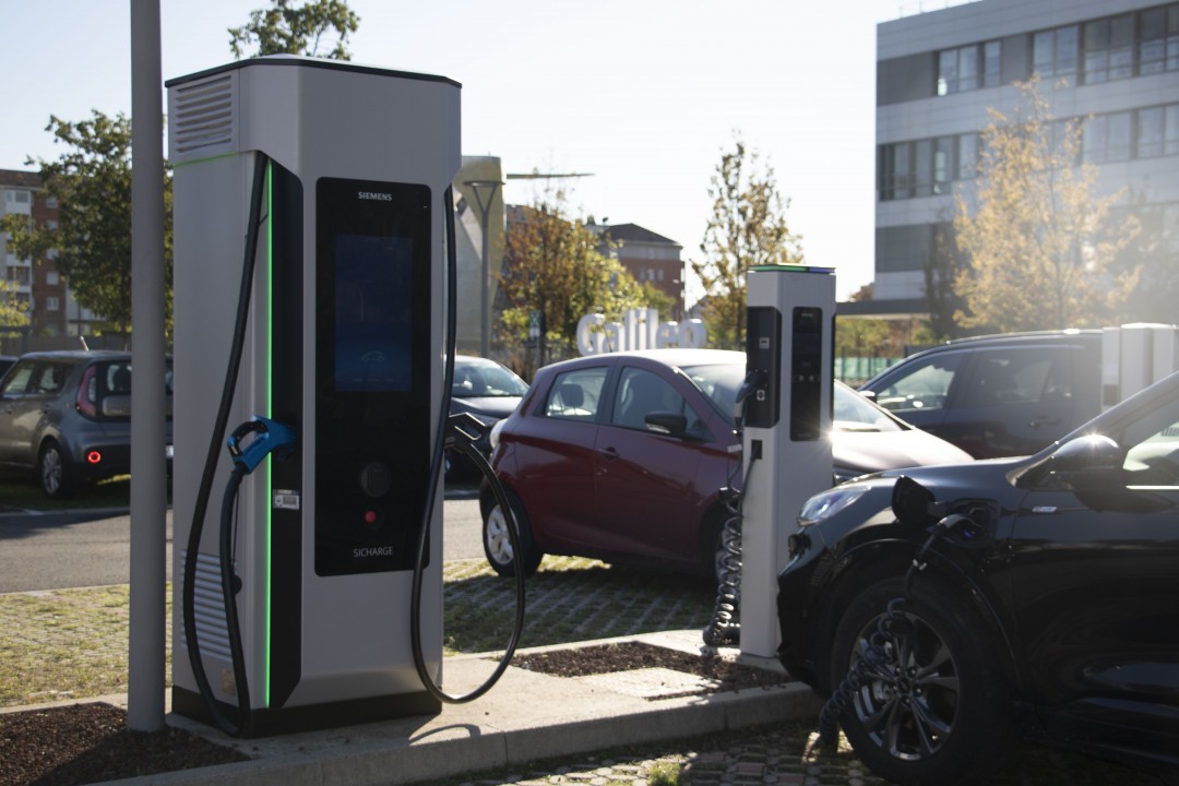 In Casa Siemens una nuova colonnina di ricarica Sicharge D