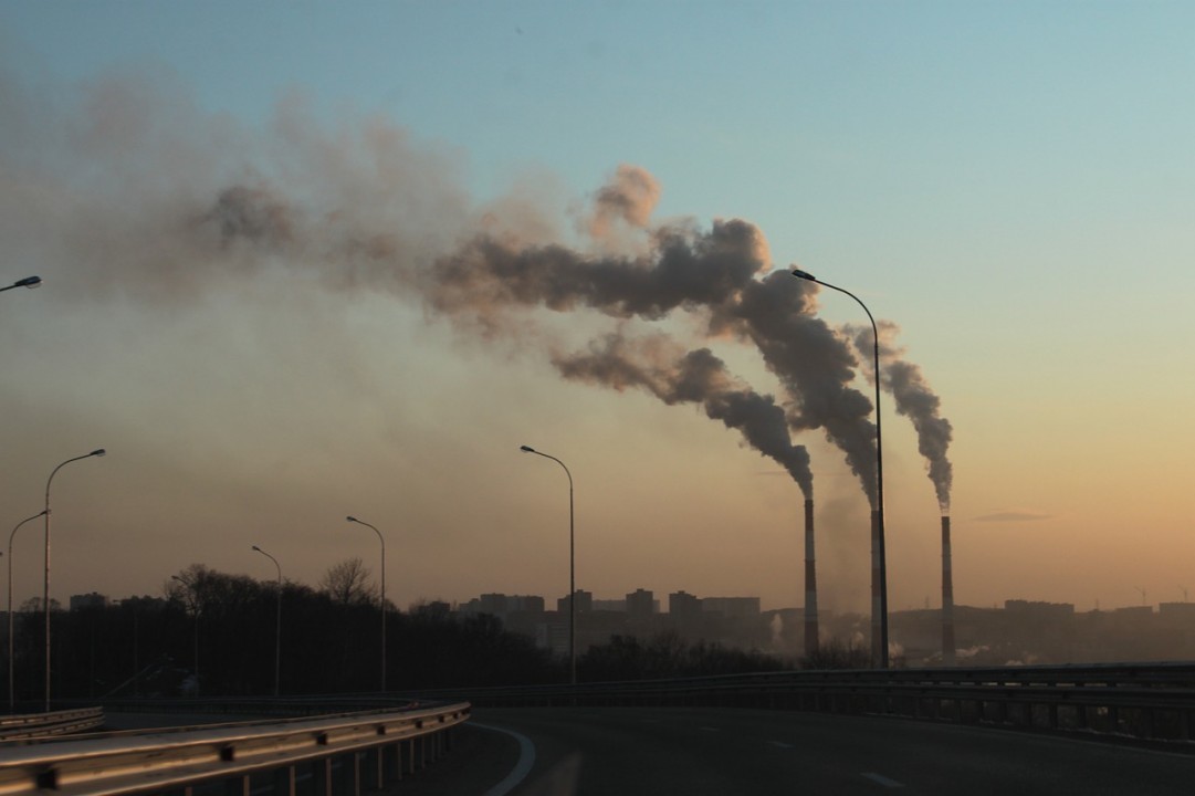 Bain & Company: emissioni in calo del 10% al 2030, ma per il net zero è necessario attendere il 2057