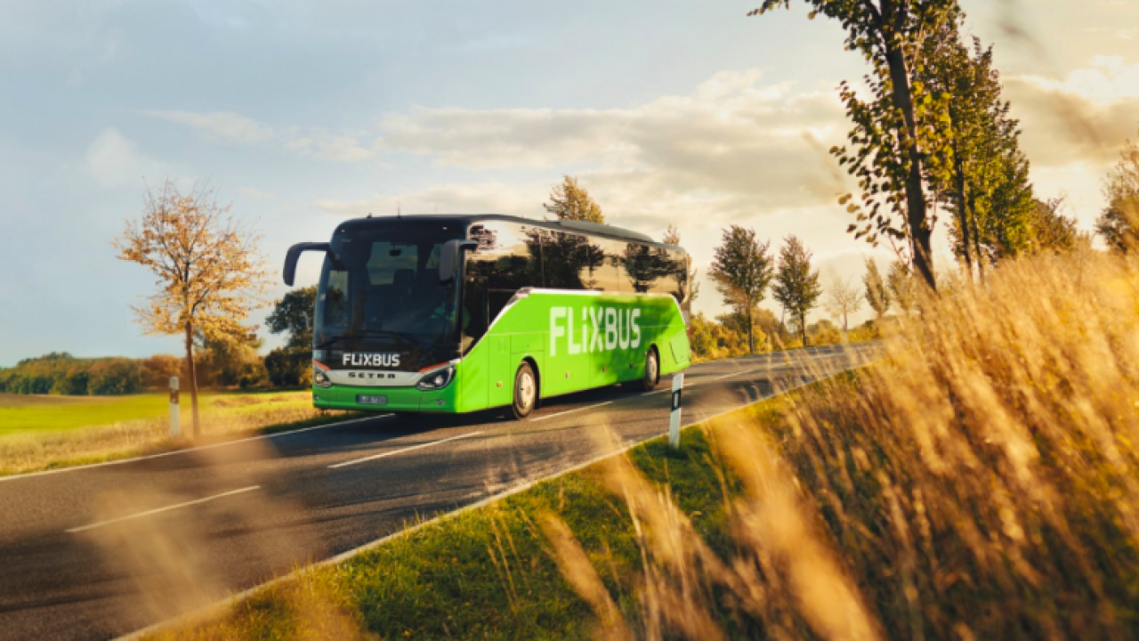 Flix e Scania puntano sul biogas per abbattere le emissioni dell'80%