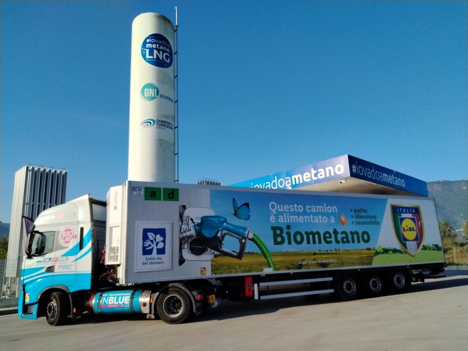 Lidl investe nella logistica sostenibile: ampliata la flotta a biometano