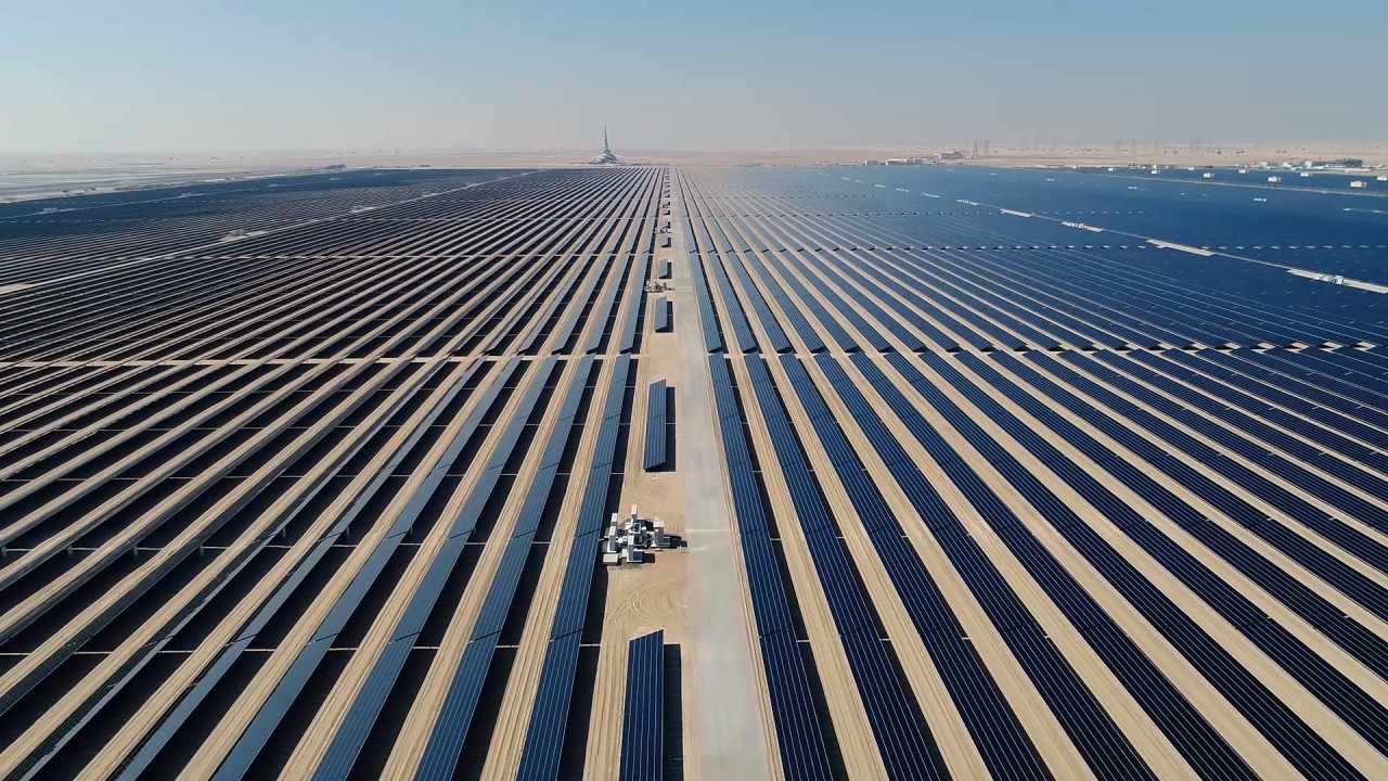 Dubai lancia una nuova iniziativa di clean energy per il settore manifatturiero