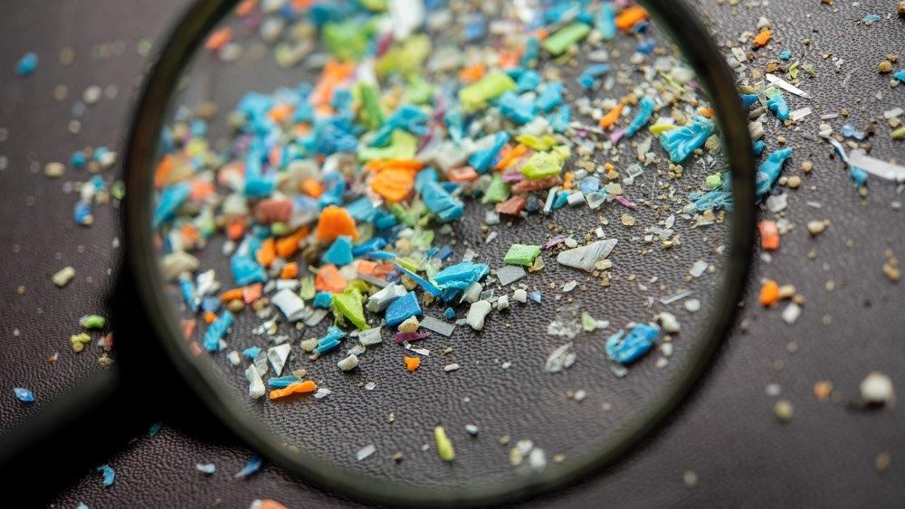 TÜV SÜD: Soluzioni per mitigare l'impatto delle microplastiche sull'ambiente