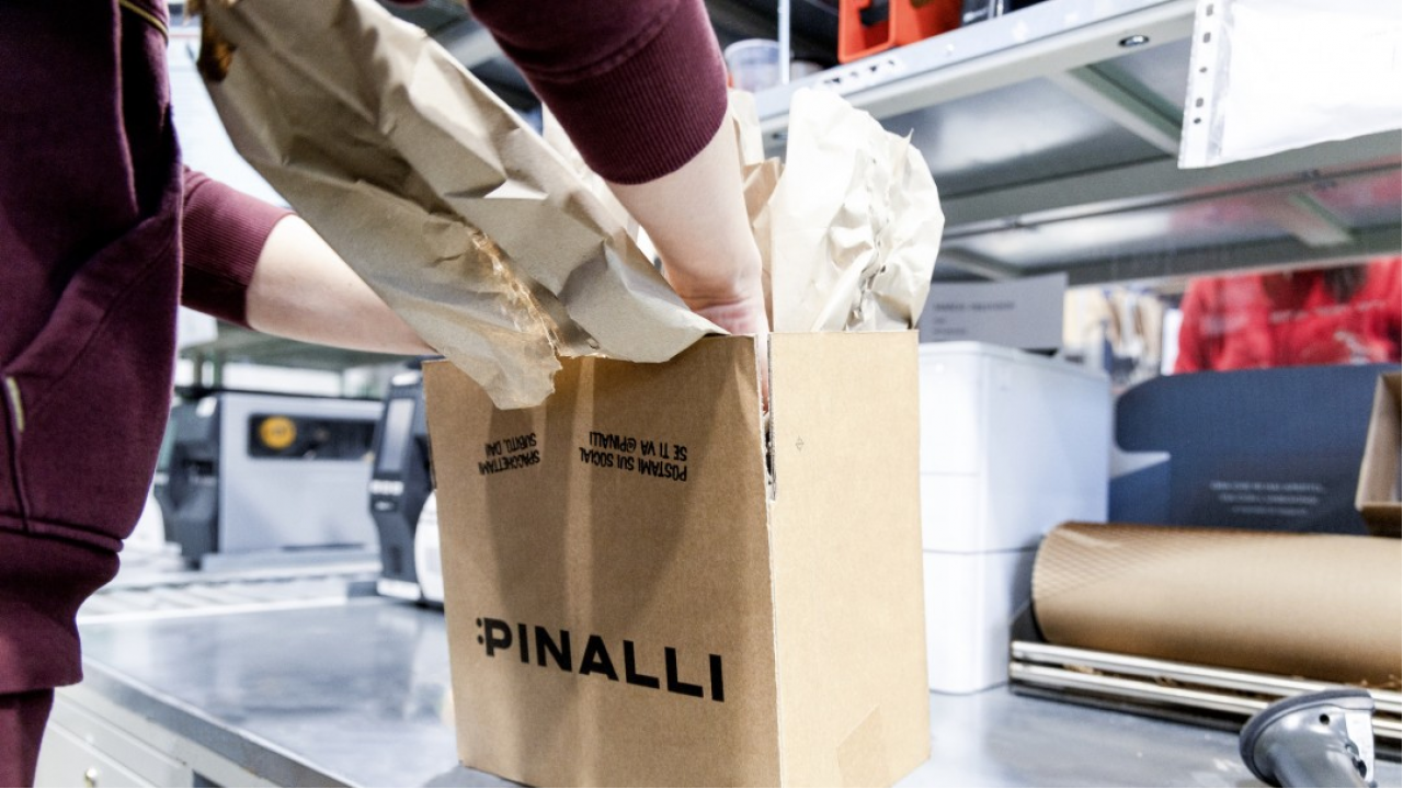 Pinalli elimina completamente la plastica  Dal packaging per e-commerce