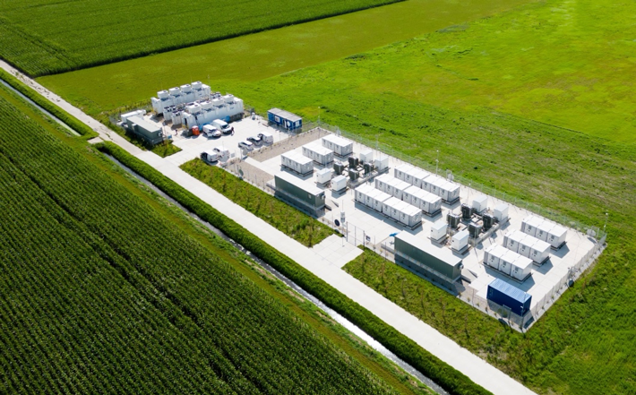 Prima Autorizzazione Unica per un impianto BESS da 49,5 MW in Calabria