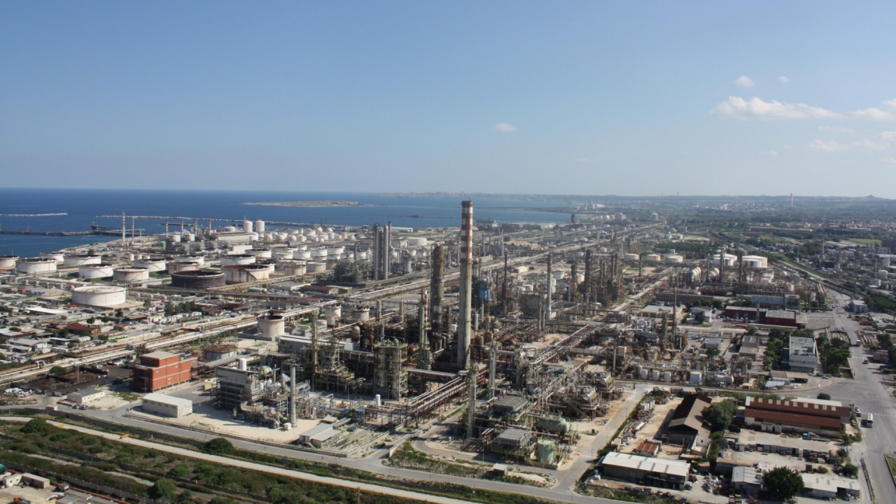 Eni: a Priolo avviato l’iter autorizzativo per la nuova bioraffineria