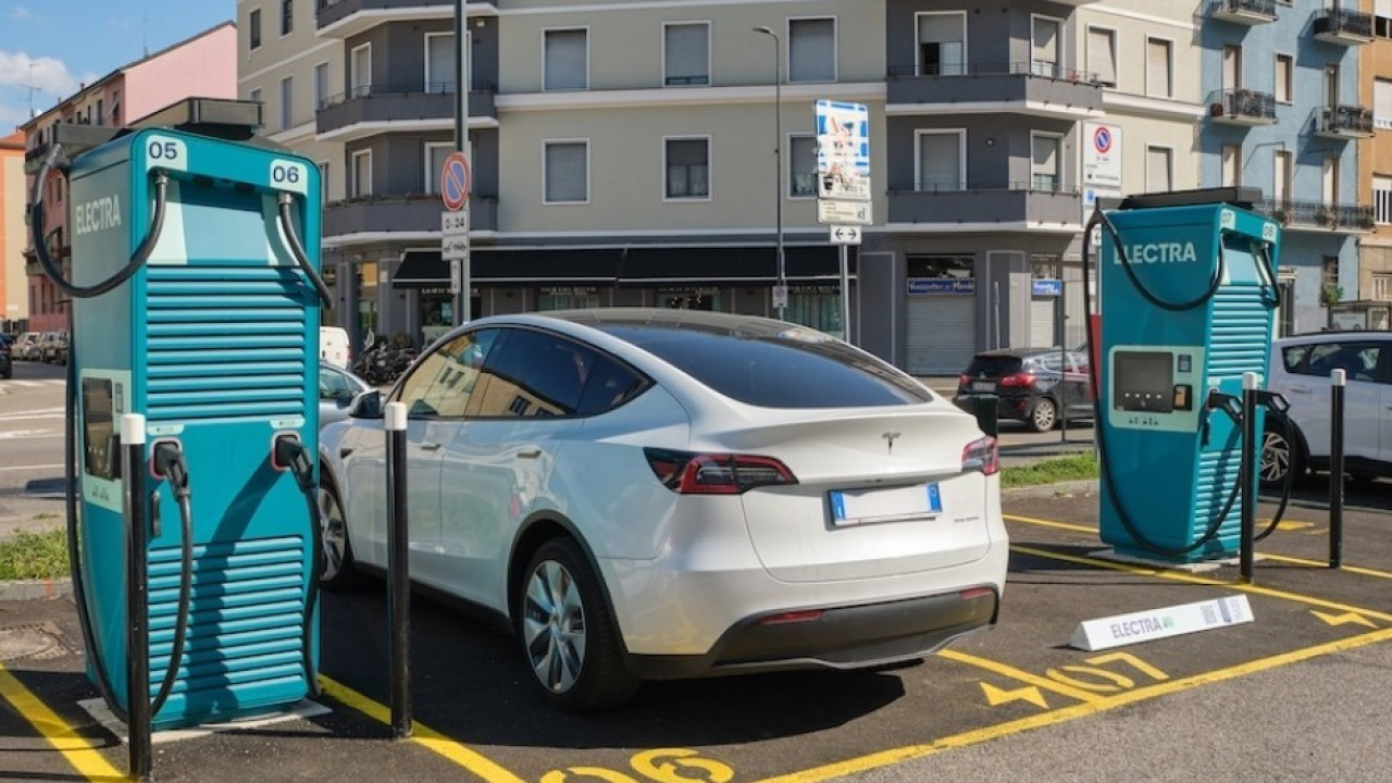 Arriva in Italia Electra+, l’abbonamento di Electra per ricarica ultraveloce in tutta Europa