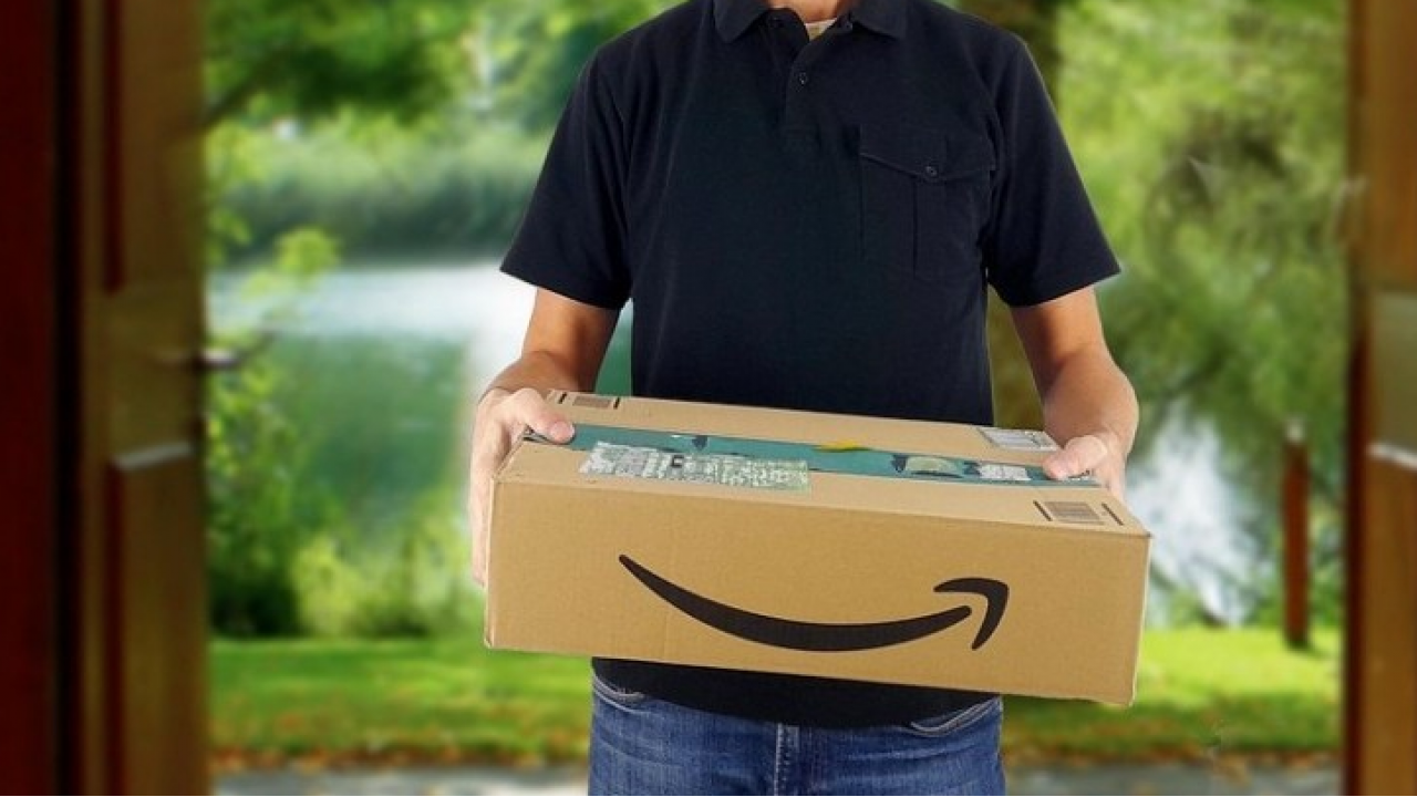 La logistica si prepara al Black Friday: previsto aumento del 6% per consumo di carburante ed emissioni di CO₂