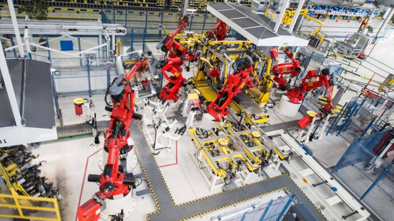 Comau accelera la digitalizzazione delle linee produttive Iveco a Valladolid con in.Grid, piattaforma di robot monitoring basata su Cloud e AI