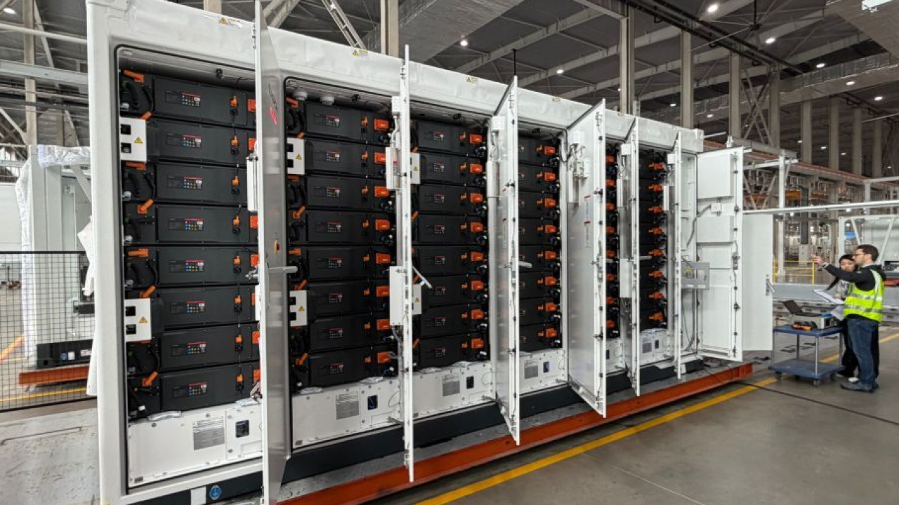 Accumulo industriale, filiera globale: Renovis valida in Cina un mega sistema BESS da 40 MWh